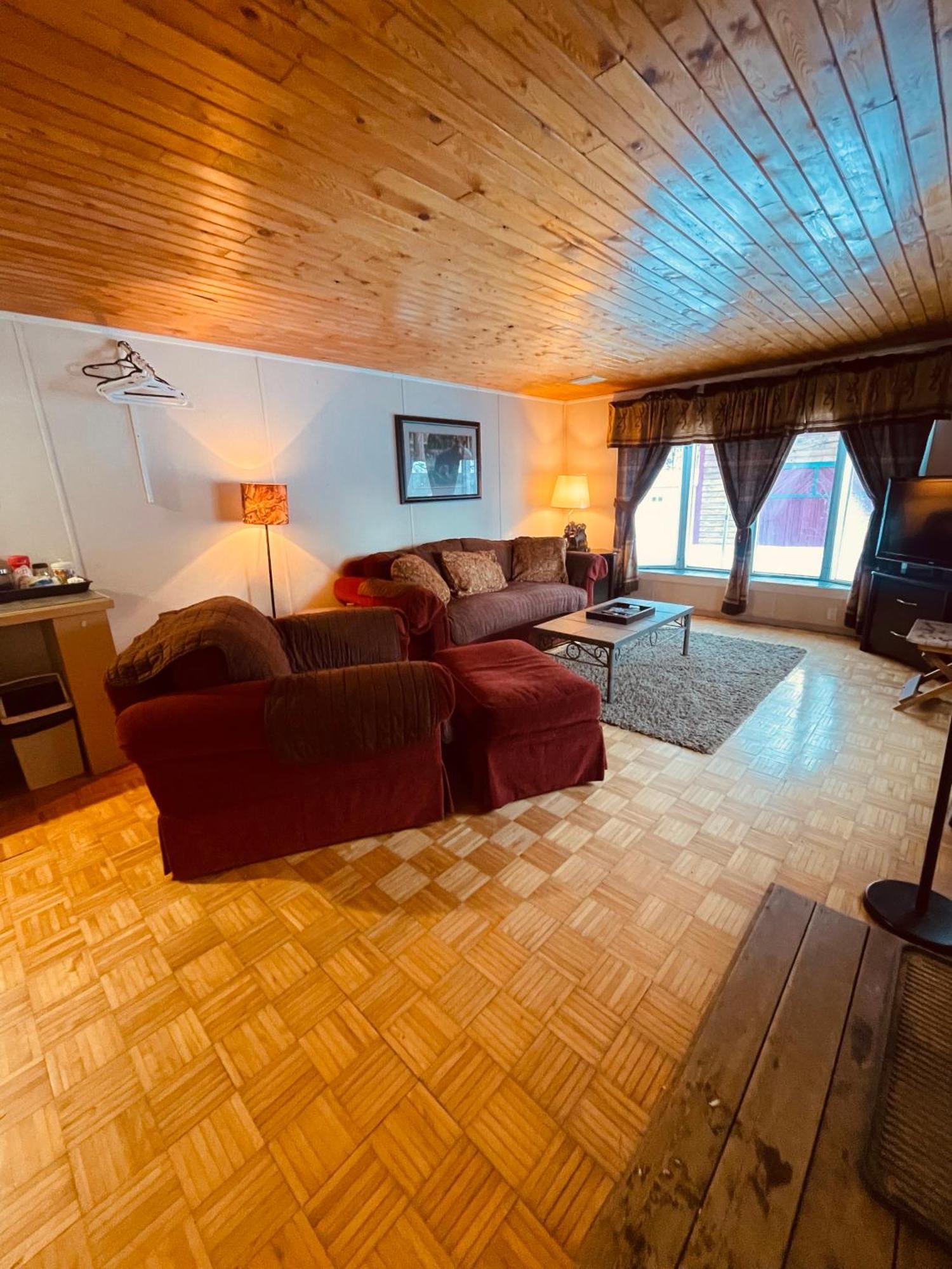 Summit River Lodge & Campsites Valemount Kültér fotó